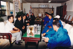 1997.7.19. 카누선수단 동구의회 의장실 방문 첨부파일