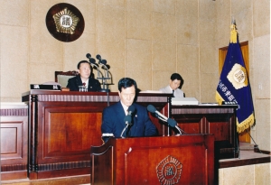 2000.7.1.~7.3. 세입세출결산안(99년도) 심사보고(예산결산특별위원회 위원장 박의용 의원) 첨부파일