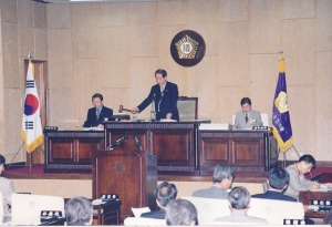 2001.4.18.~4.21. 제97회 임시회 본회의 첨부파일